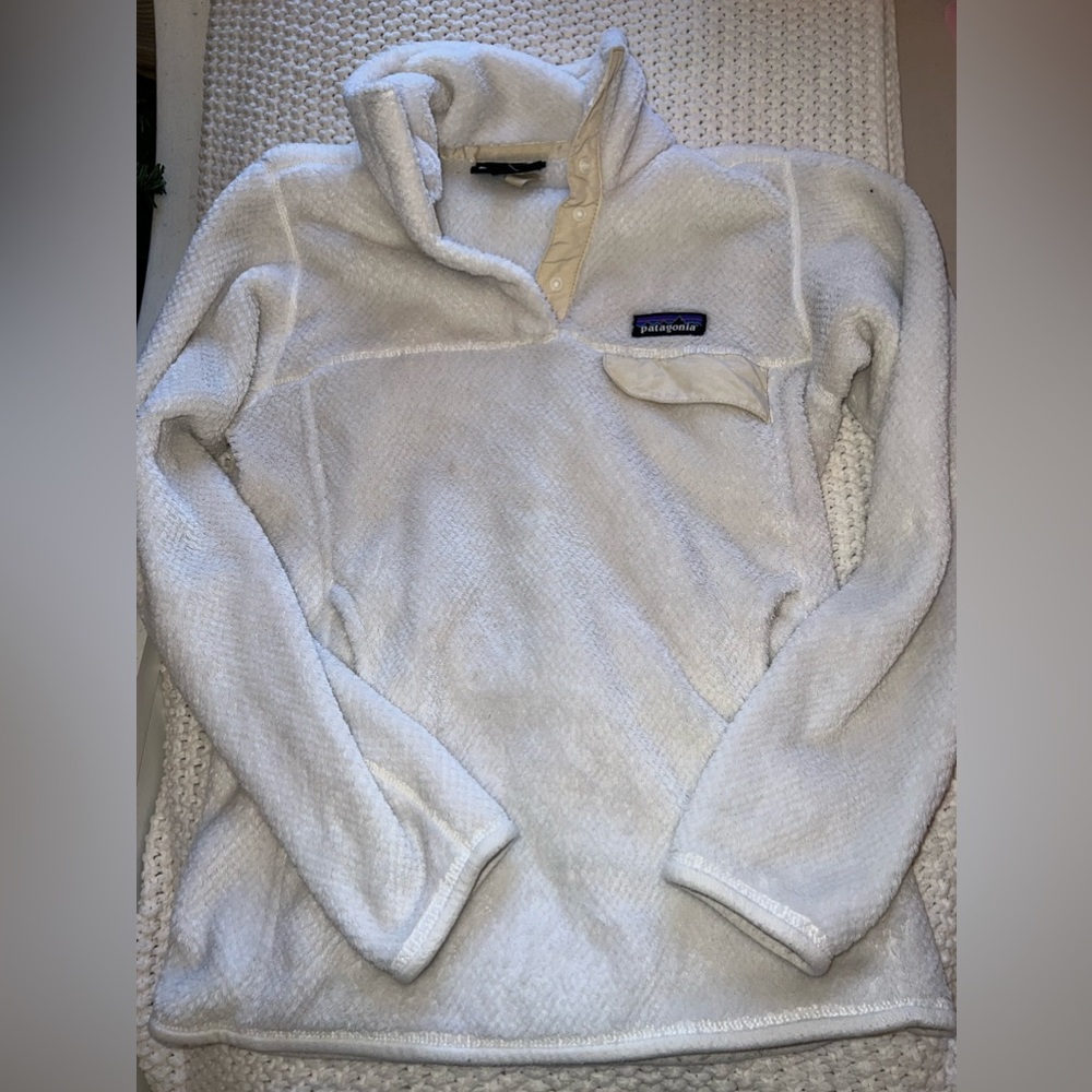 Patagonia white fleece size XS